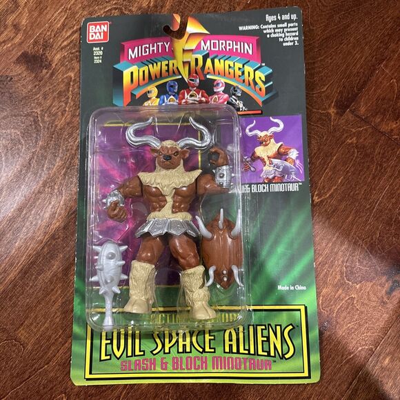 Mighty Morphin Power Rangers Evil Space Aliens Slash & Block Minotaur #2324 - Picture 1 of 13